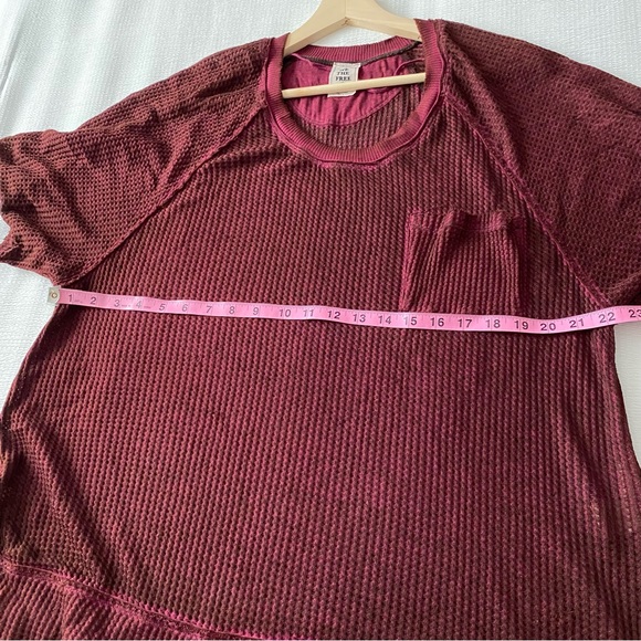 FP We the Free Oversized Maroon Thermal / Waffle Short Sleeve Raw Hem Top - Picture 5 of 9